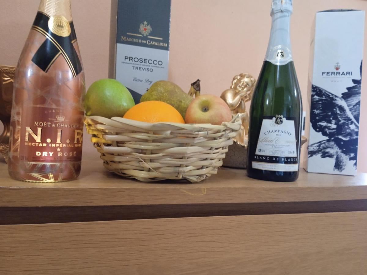 Appartamento The Nest Of Envy Bari Esterno foto